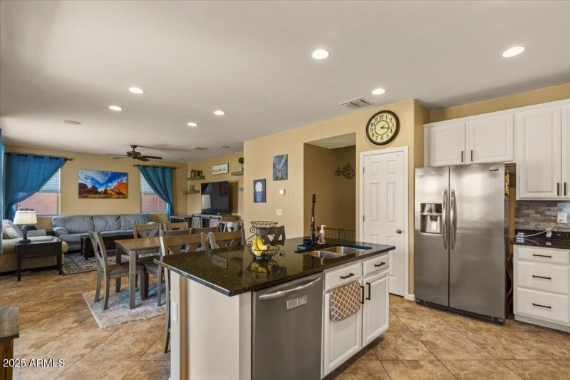 11-Kitchen