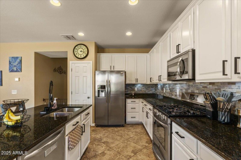12-Kitchen