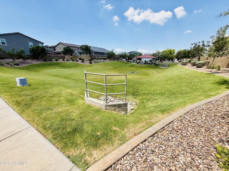 6F9200EA-E17E-4B30-A032-C9F3C87839E9_1_2