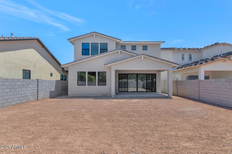 6722 N 9th Dr-large-041-047-6722 N 9th D