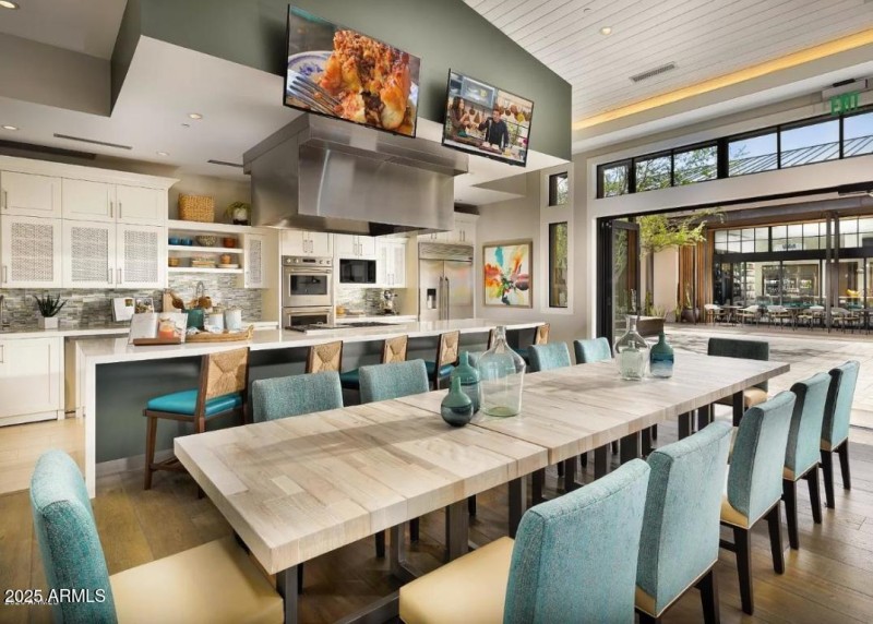Helen's Kitchen