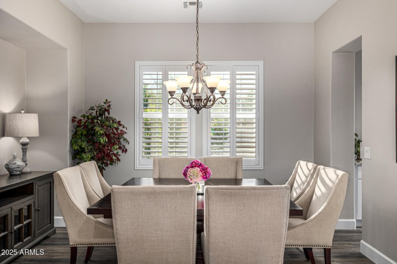 FORMAL DINING