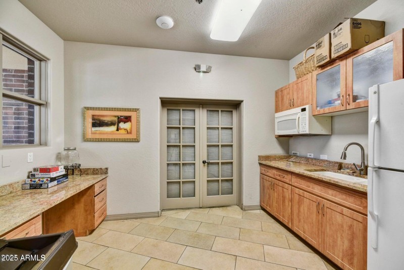 Encanto clubhouse kitchen