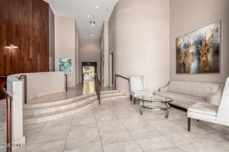 Encanto Lobby 1