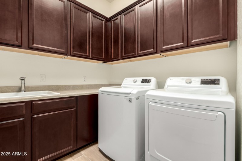 37 - Parkside 9452
