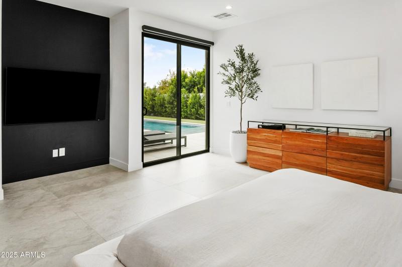 8d07e91d-66b4-4b06-a712-1ff37548d86f