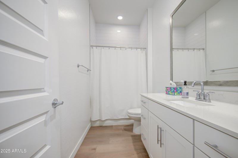Bathroom 2-pic 1