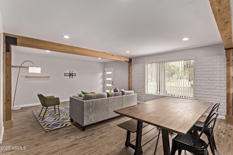 10 Altadena