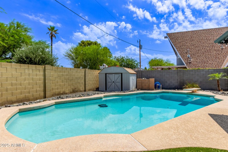 40 Altadena