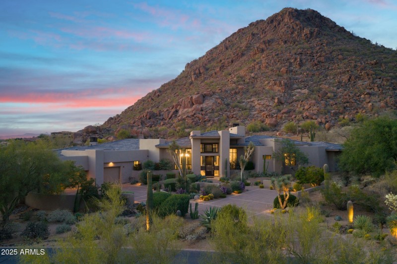1-web-or-mls-10040-e-happy-valley-rd