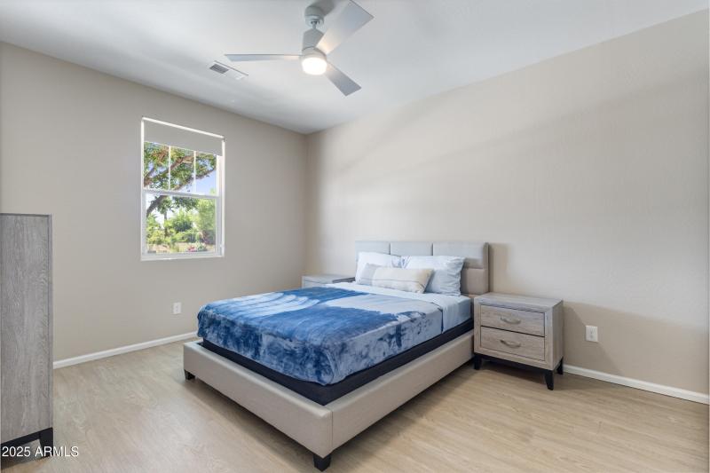 Den/Guest Room