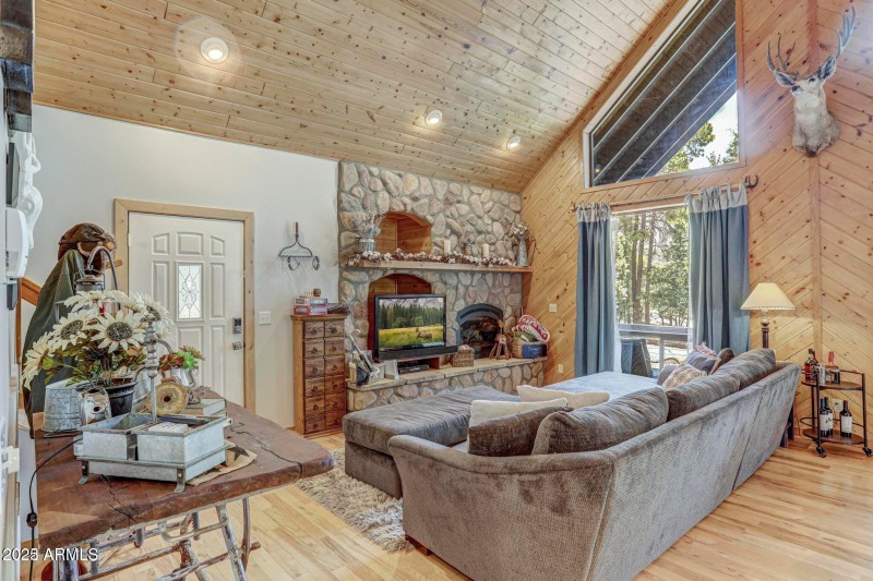 Hidden Pines11