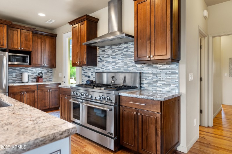 012_Kitchen