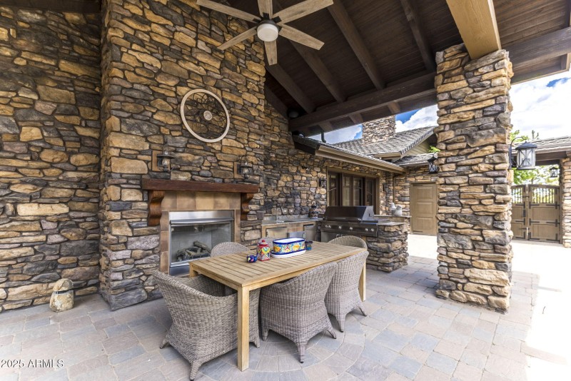 9-Courtyard 6