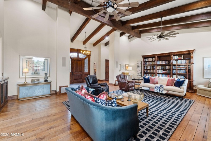 22-Living Room (4)