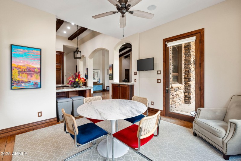 39-Dining Room (3)