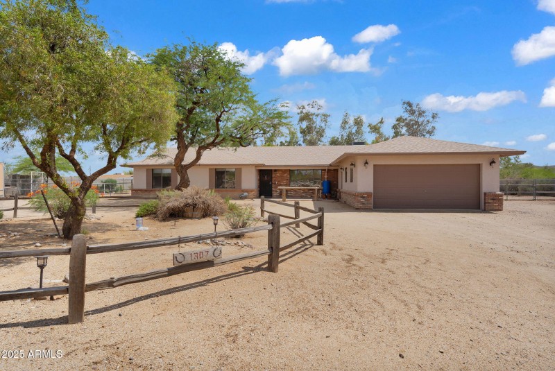 1-web-or-mls-1307 E Galvin-4