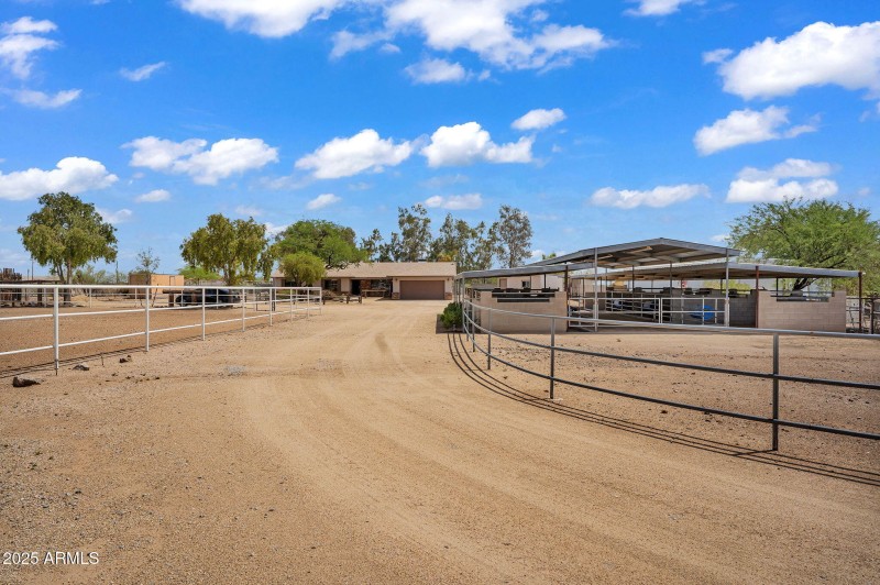 5-web-or-mls-1307 E Galvin-2