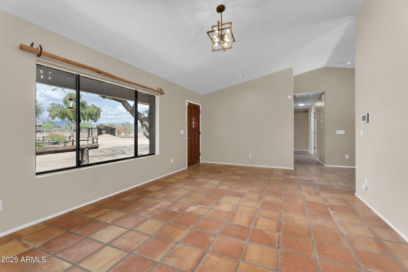 8-web-or-mls-1307 E Galvin-9