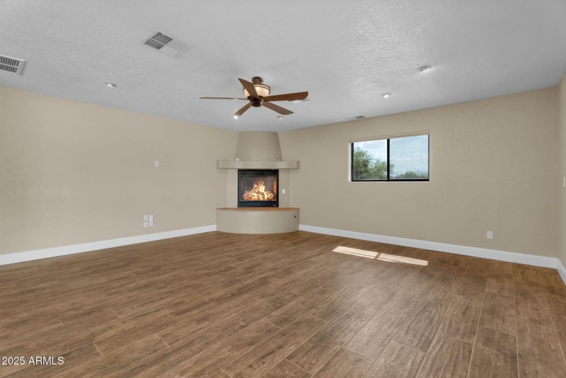 12-web-or-mls-1307 E Galvin-11