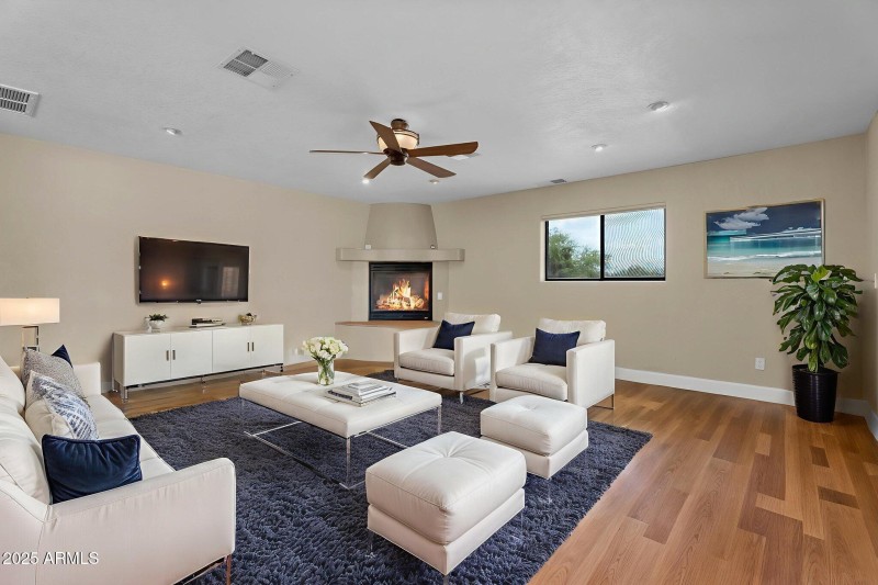 13-web-or-mls-1307 E Galvin-11 virtually