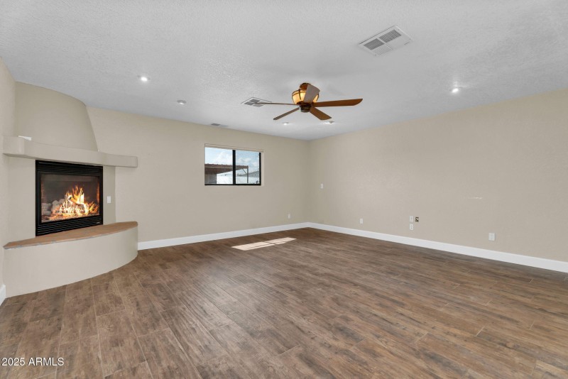 14-web-or-mls-1307 E Galvin-10