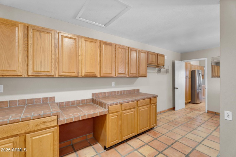 22-web-or-mls-1307 E Galvin-21
