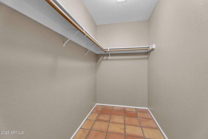 31-web-or-mls-1307 E Galvin-24