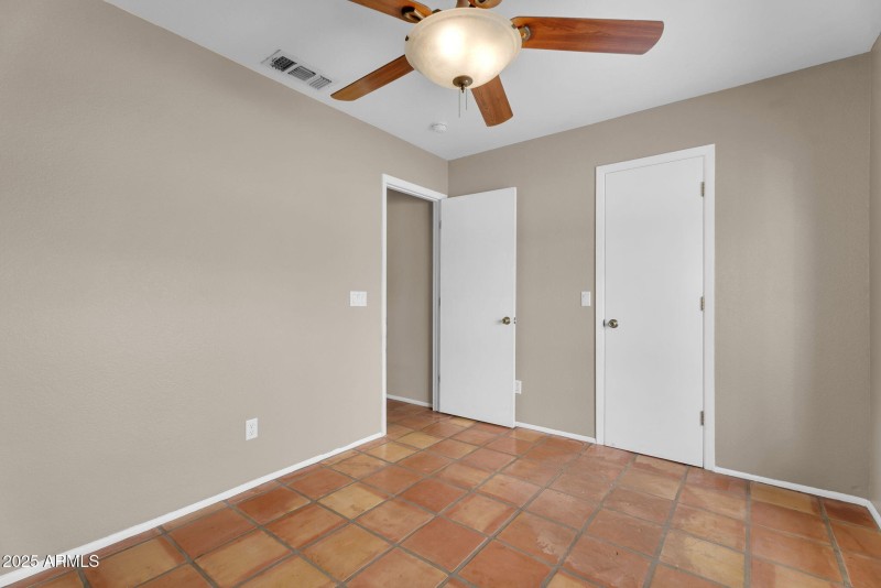 34-web-or-mls-1307 E Galvin-31
