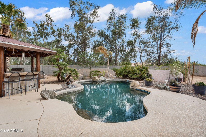 40-web-or-mls-1307 E Galvin-39