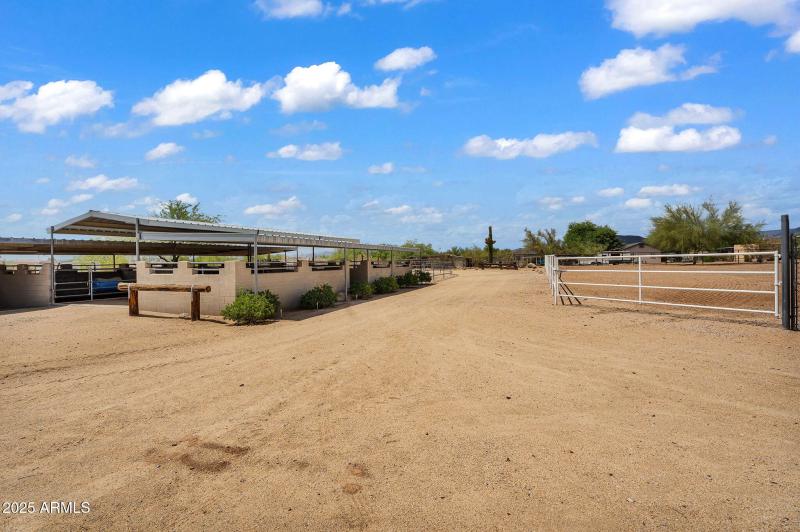 45-web-or-mls-1307 E Galvin-43