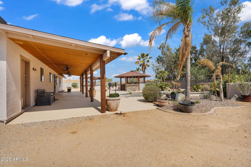 60-web-or-mls-1307 E Galvin-35