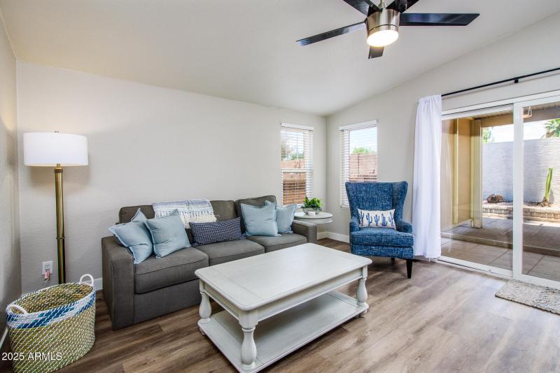 1672 E Augusta Ave-7201-Edit