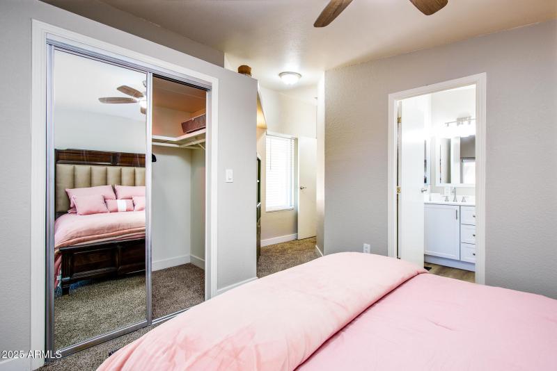 1672 E Augusta Ave-7296-Edit