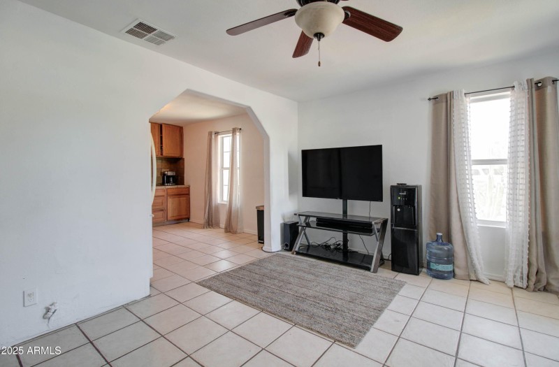 145 E Ash Ave-10