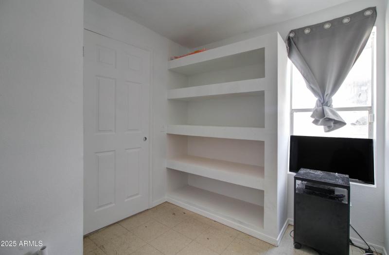145 E Ash Ave-25