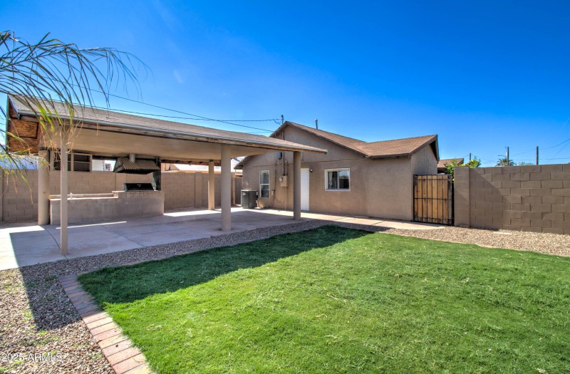 145 E Ash Ave-36