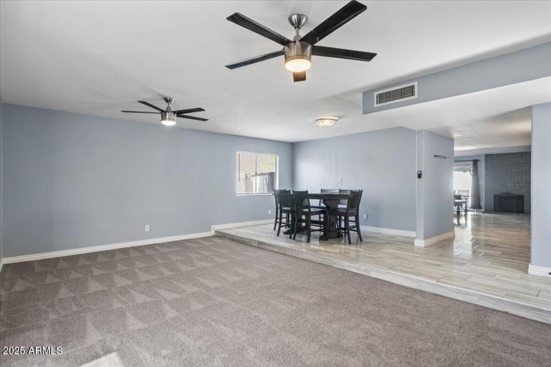 09-Living Room & Dining