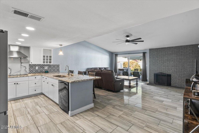 11-Kitchen & Living Room
