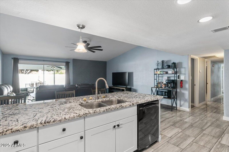 15-Kitchen