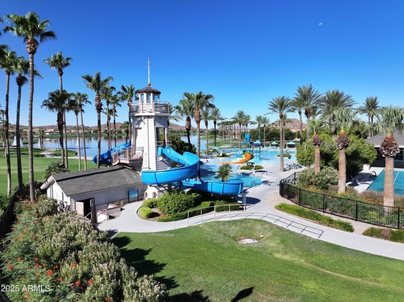 Estrella_Lighthouse Slides_No People 1