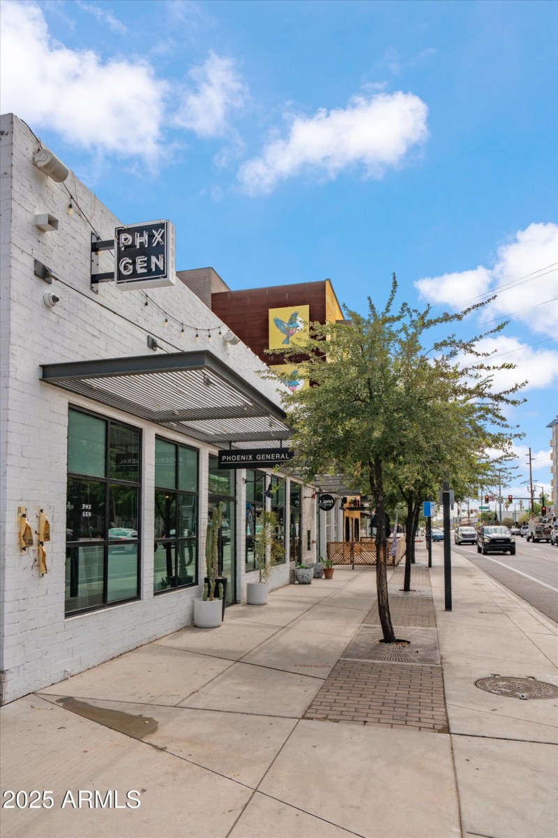 27-Roosevelt Row