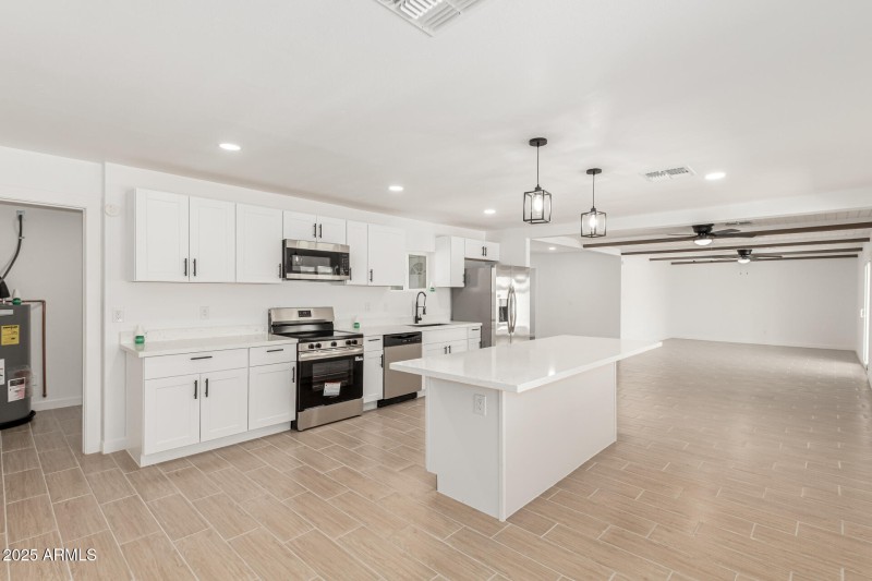 13 - 53rd 4613