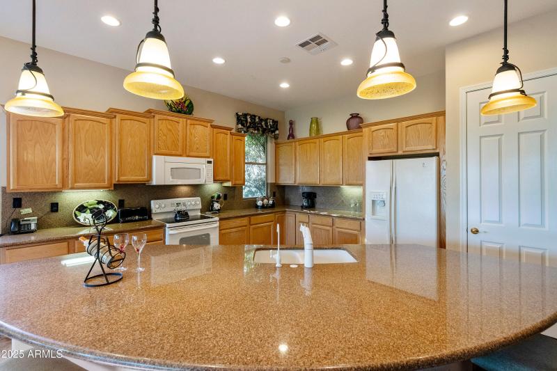 4548 E-013-011-DLB 9486-MLS_Size