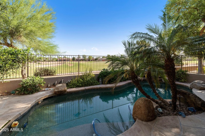 4548 E-033-014-DLB 9491-MLS_Size