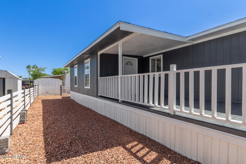 Side View/Deck