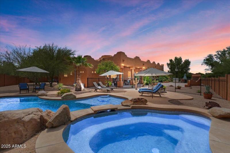 Heated pool & spa