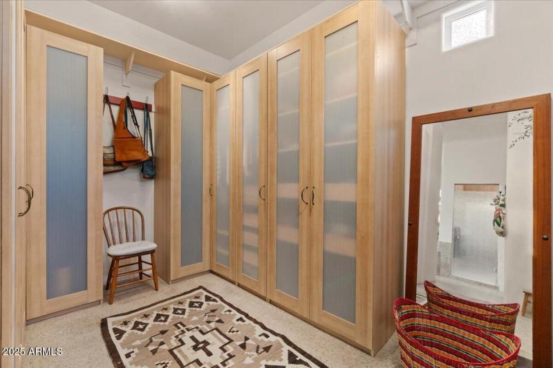 40-Primary closet