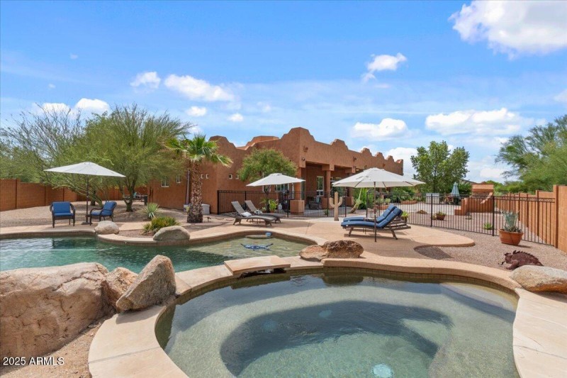 71-Hot Tub and Pool