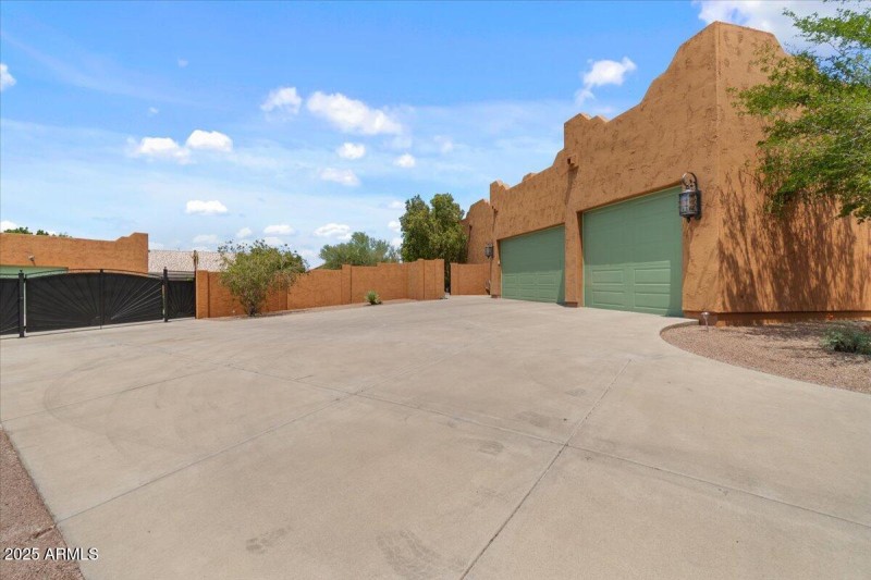 76-Garage
